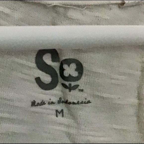 SHIRT BUNDLE!! 5 tops, tees/tank, comfy, cute, not perfect but serviceable. - Picture 8 of 16